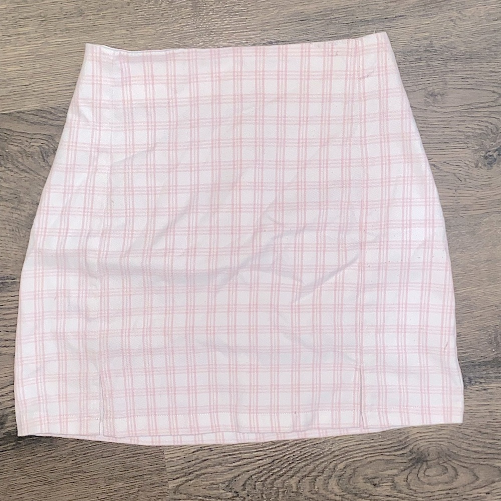 Small, Pink, Plaid Brandy Melville Skirt